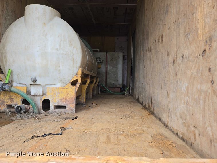 image for item DW7083 1993 International  4900  box truck