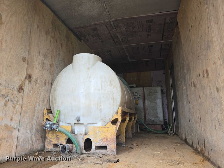 image for item DW7083 1993 International  4900  box truck