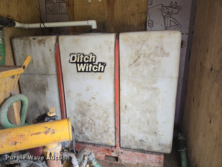 image for item DW7083 1993 International  4900  box truck