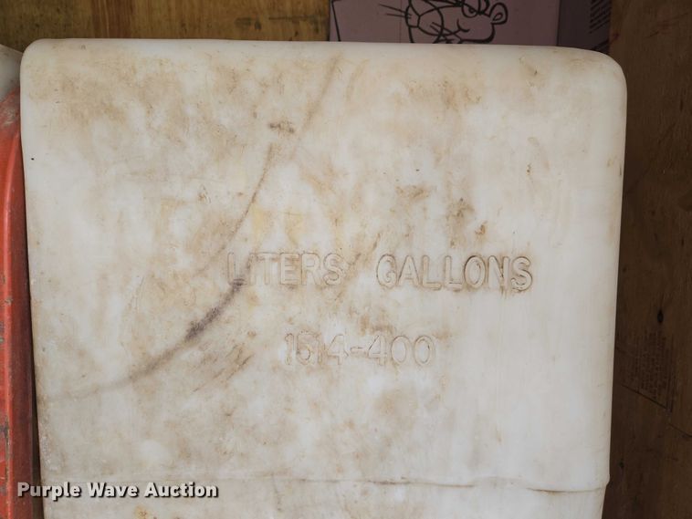 image for item DW7083 1993 International  4900  box truck