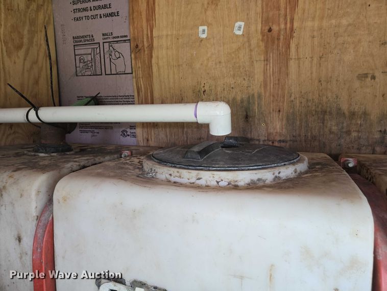 image for item DW7083 1993 International  4900  box truck