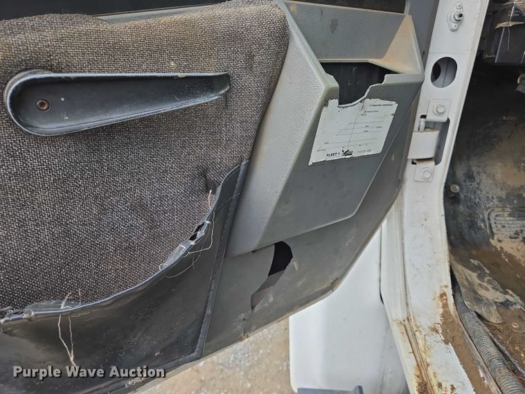 image for item DW7083 1993 International  4900  box truck