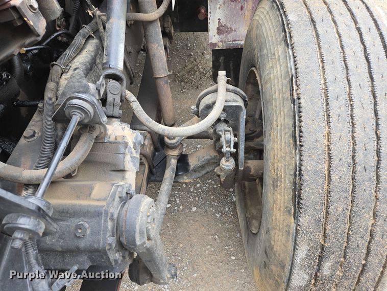 image for item DW7083 1993 International  4900  box truck