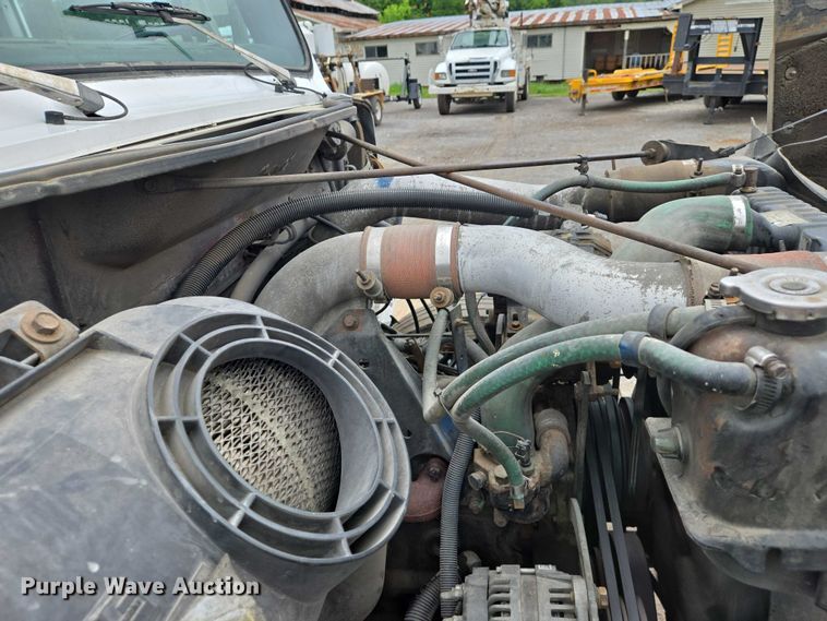 image for item DW7083 1993 International  4900  box truck