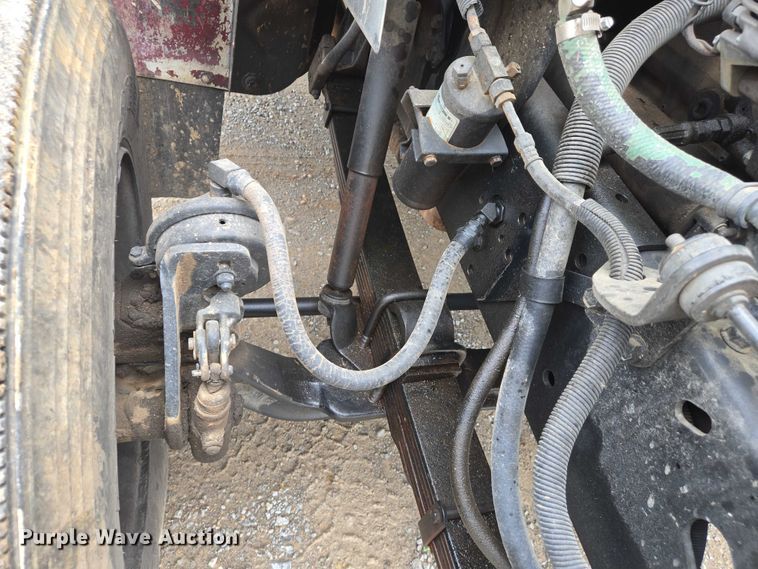 image for item DW7083 1993 International  4900  box truck