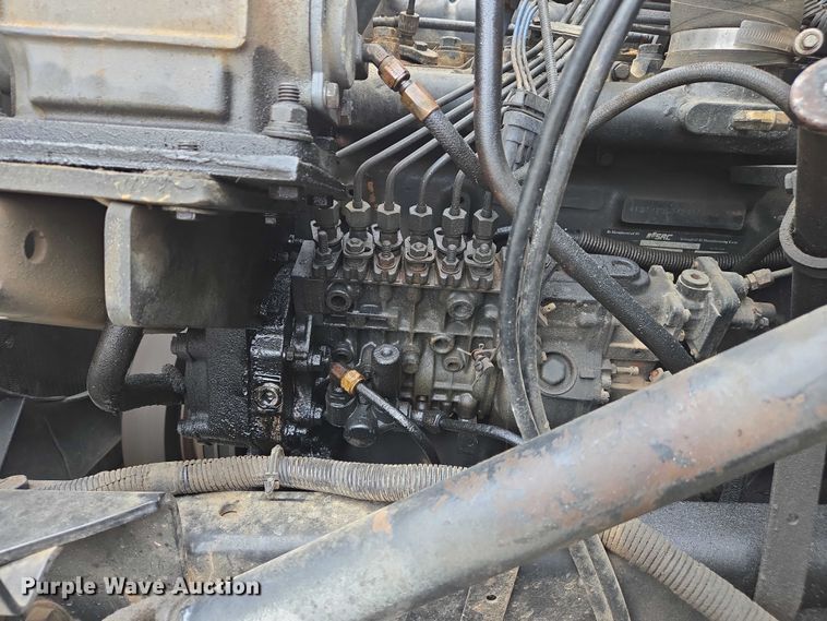 image for item DW7083 1993 International  4900  box truck