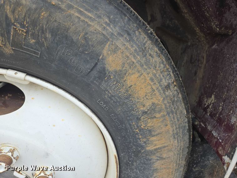 image for item DW7083 1993 International  4900  box truck