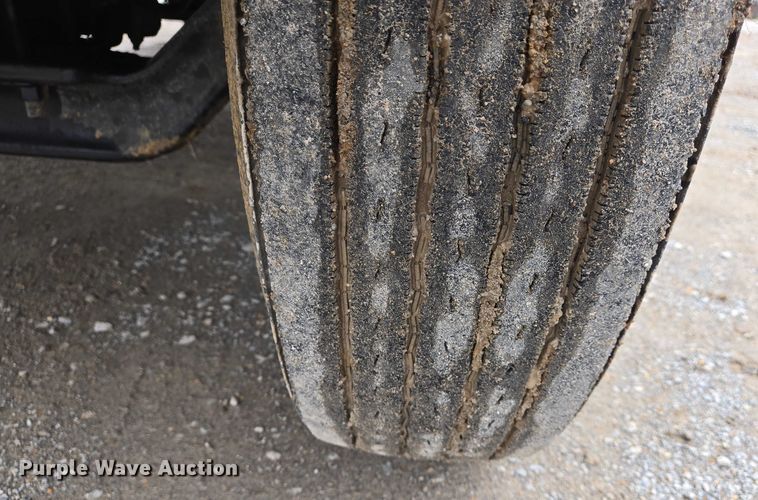 image for item DW7083 1993 International  4900  box truck