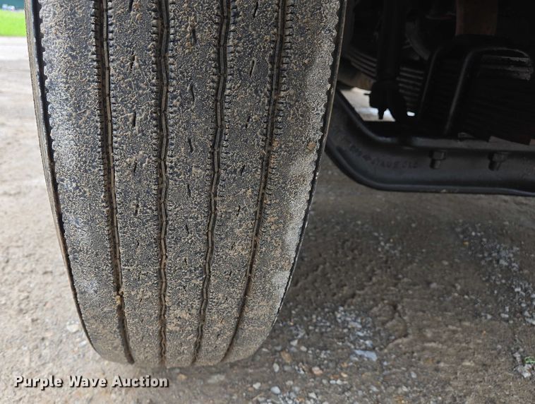 image for item DW7083 1993 International  4900  box truck