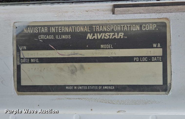 image for item DW7083 1993 International  4900  box truck