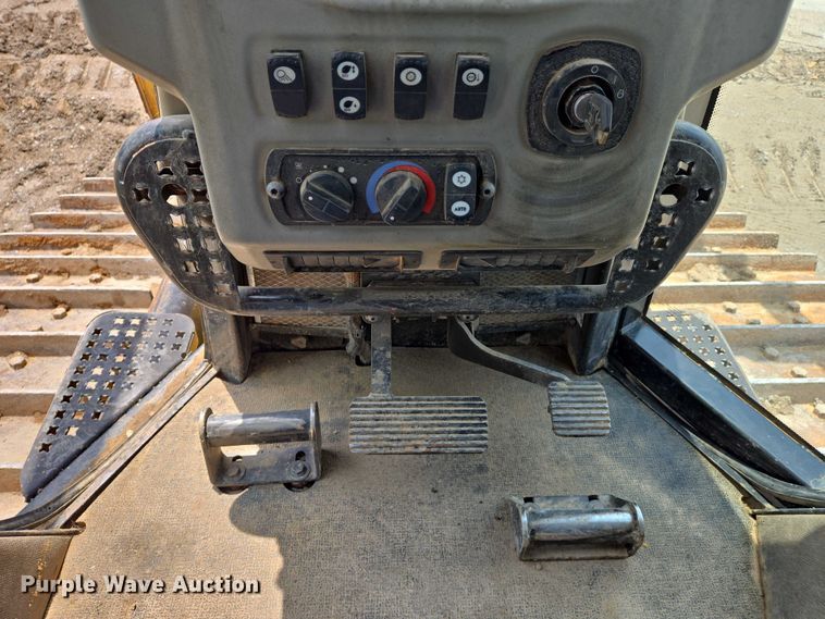 image for item DW7086 2015 Caterpillar  D6N XL dozer