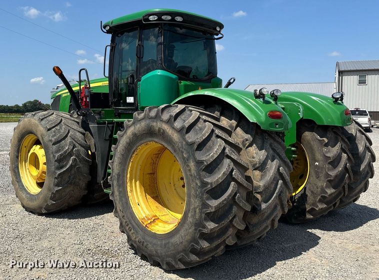 image for item DW7105 2013 John Deere 9560R Scraper Special 4WD tractor