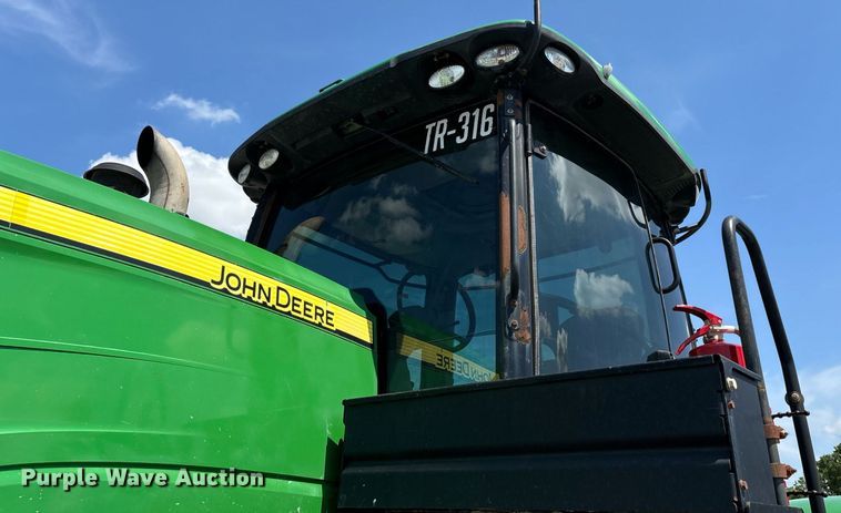 image for item DW7105 2013 John Deere 9560R Scraper Special 4WD tractor