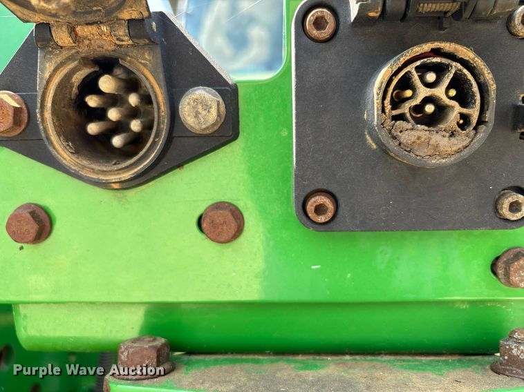 image for item DW7105 2013 John Deere 9560R Scraper Special 4WD tractor