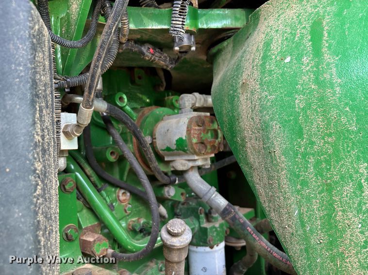 image for item DW7105 2013 John Deere 9560R Scraper Special 4WD tractor