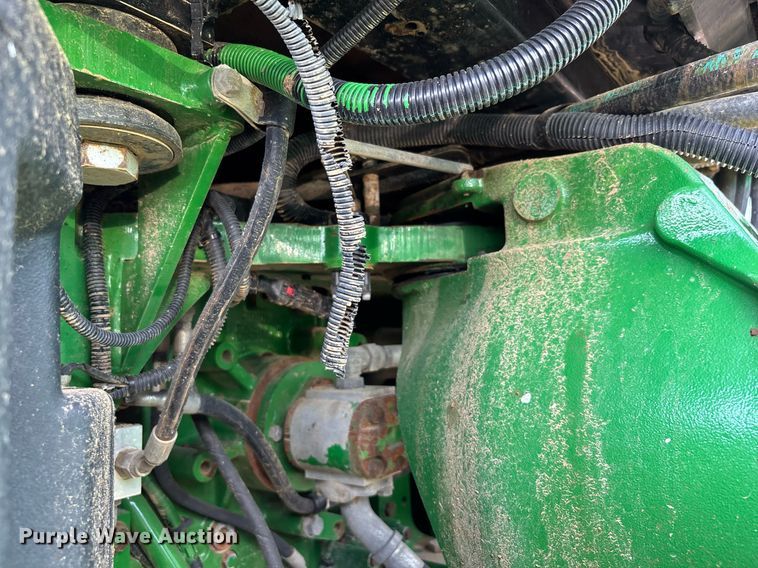 image for item DW7105 2013 John Deere 9560R Scraper Special 4WD tractor