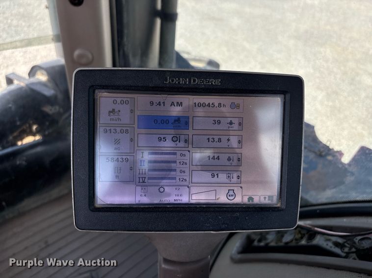 image for item DW7105 2013 John Deere 9560R Scraper Special 4WD tractor