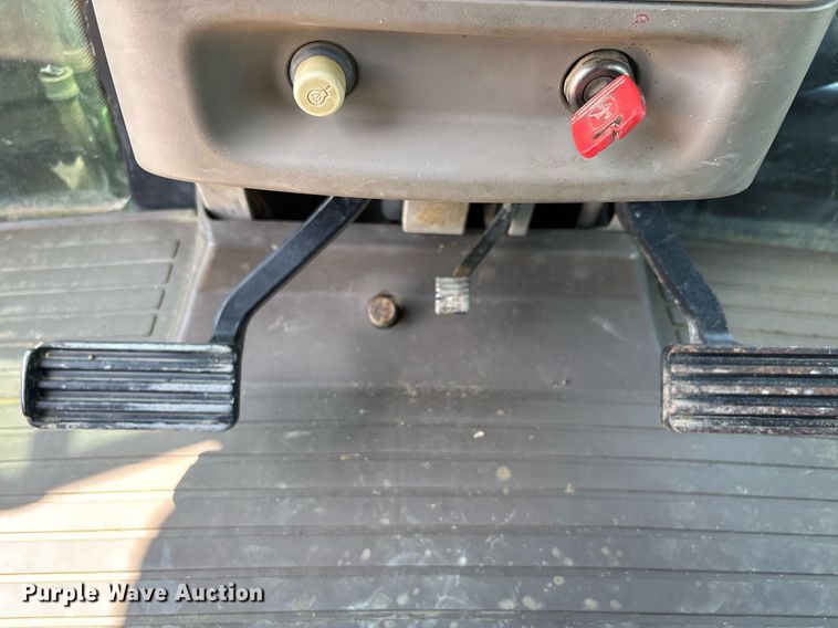 image for item DW7105 2013 John Deere 9560R Scraper Special 4WD tractor