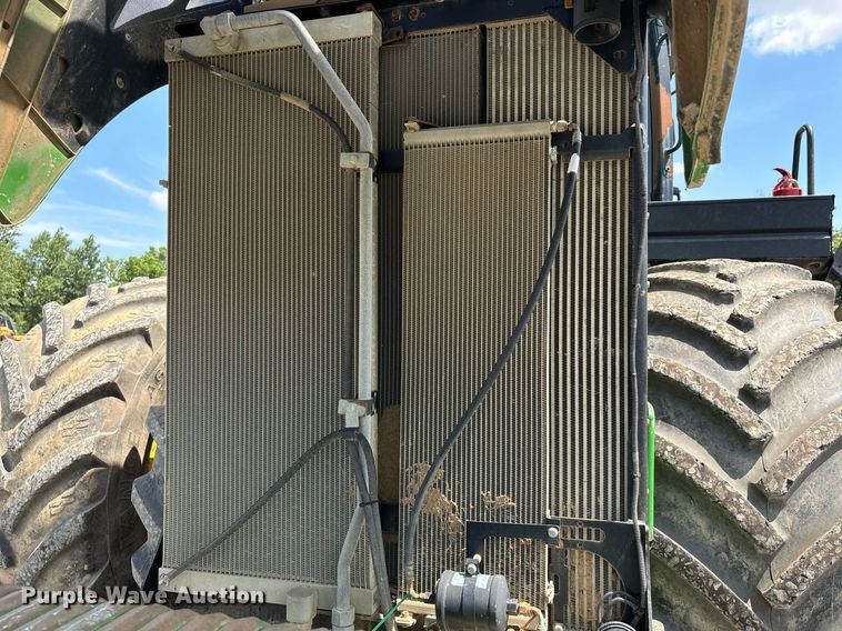 image for item DW7105 2013 John Deere 9560R Scraper Special 4WD tractor