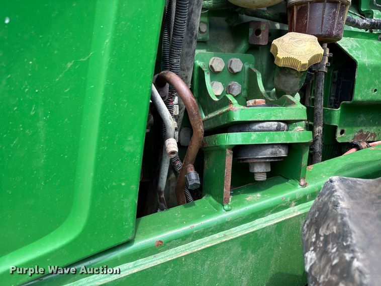 image for item DW7105 2013 John Deere 9560R Scraper Special 4WD tractor