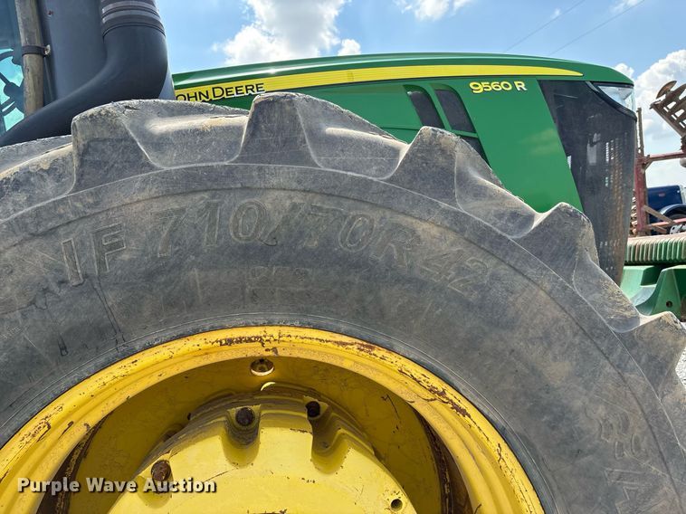 image for item DW7105 2013 John Deere 9560R Scraper Special 4WD tractor