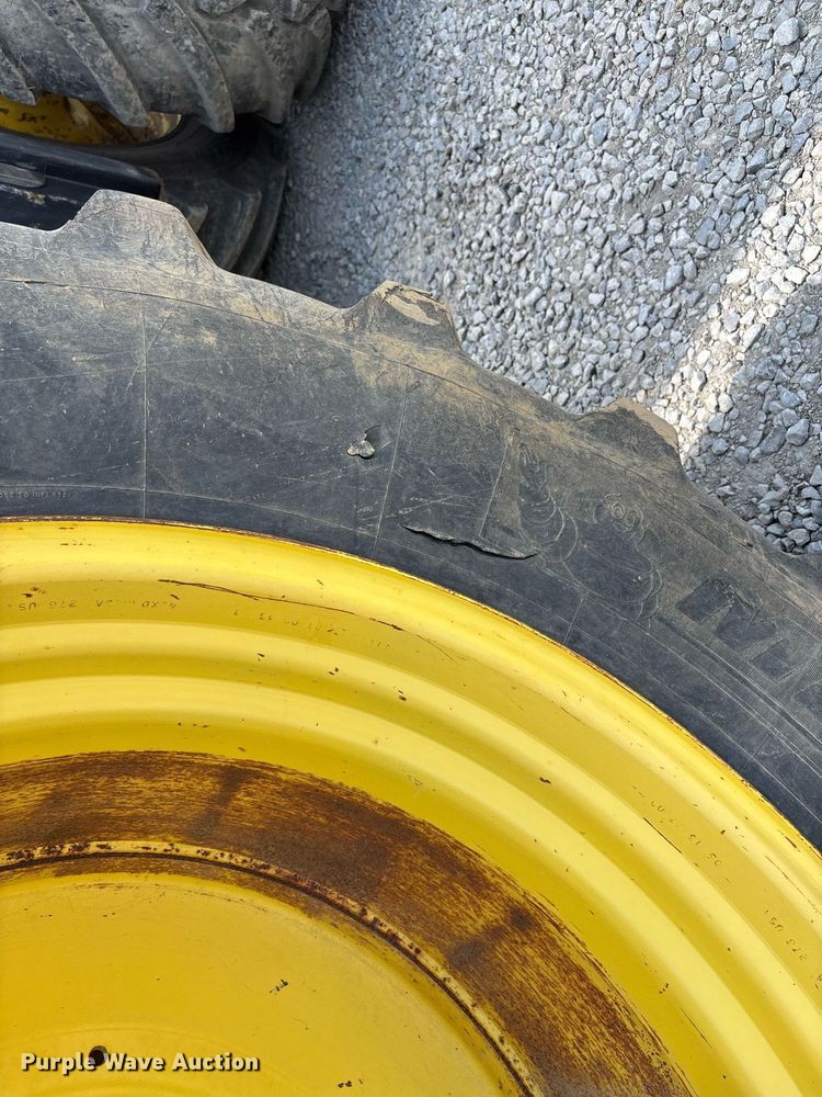 image for item DW7105 2013 John Deere 9560R Scraper Special 4WD tractor