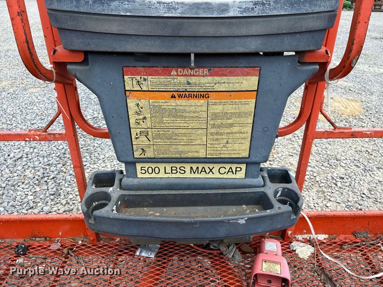 image for item DW7107 2001 JLG 600 SJ boom lift