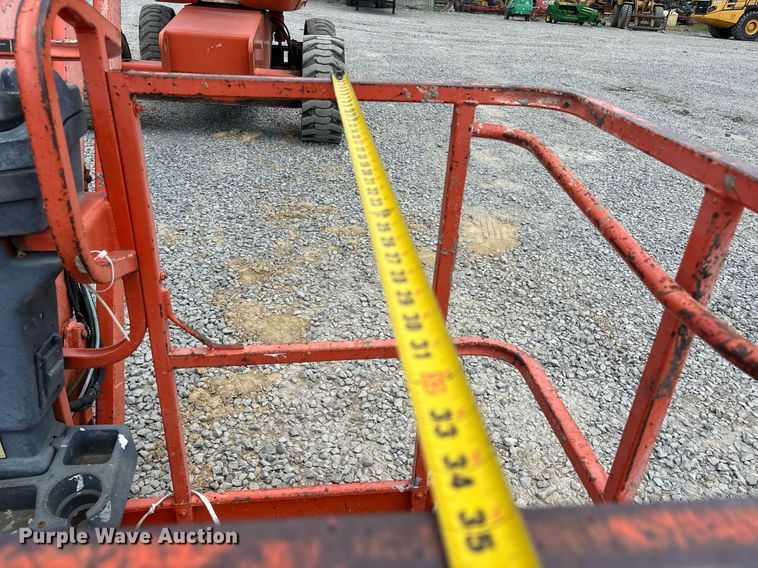 image for item DW7107 2001 JLG 600 SJ boom lift