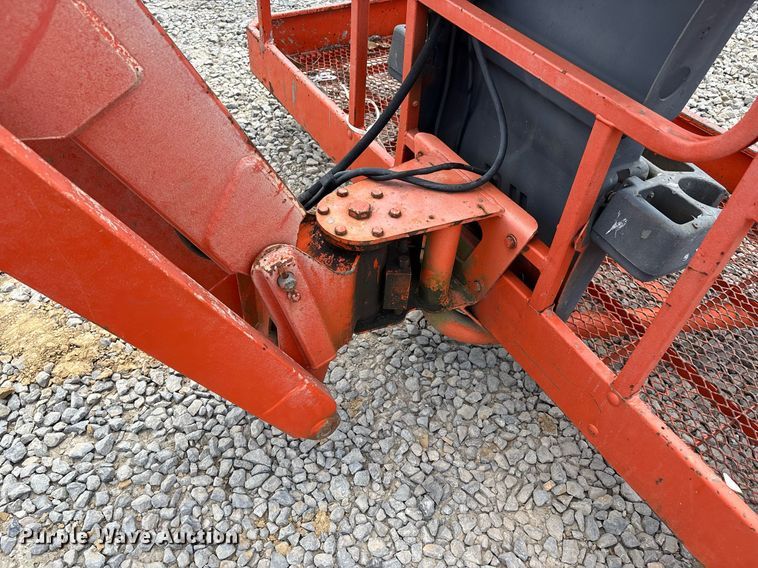 image for item DW7107 2001 JLG 600 SJ boom lift