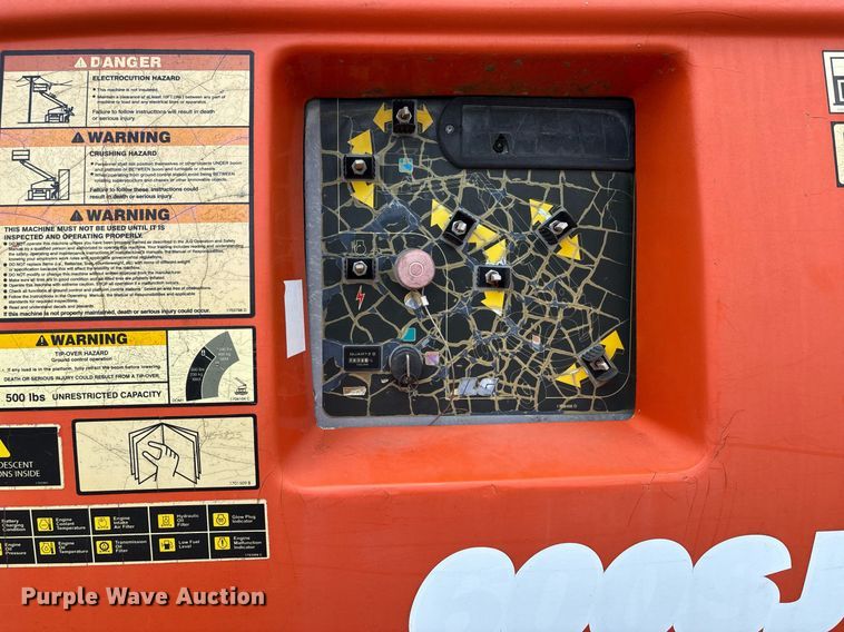 image for item DW7107 2001 JLG 600 SJ boom lift