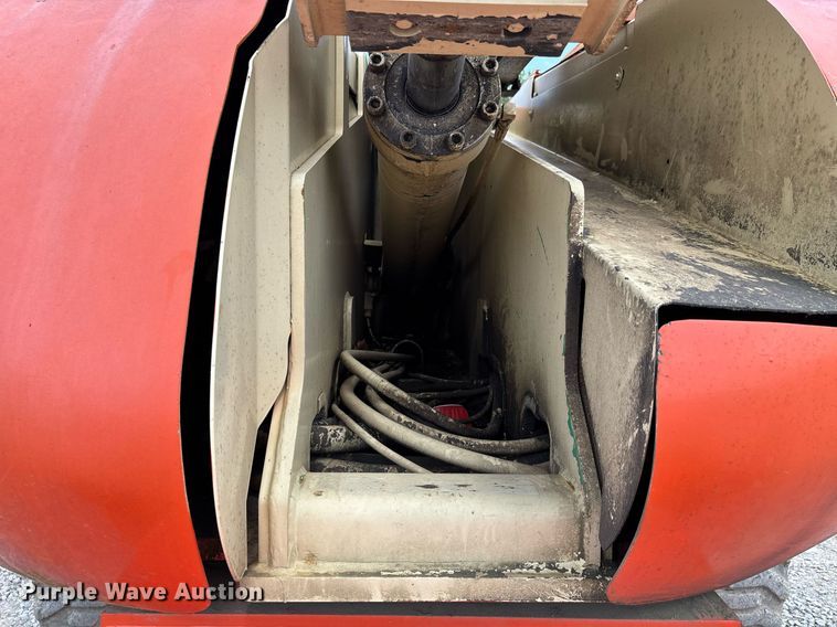image for item DW7107 2001 JLG 600 SJ boom lift