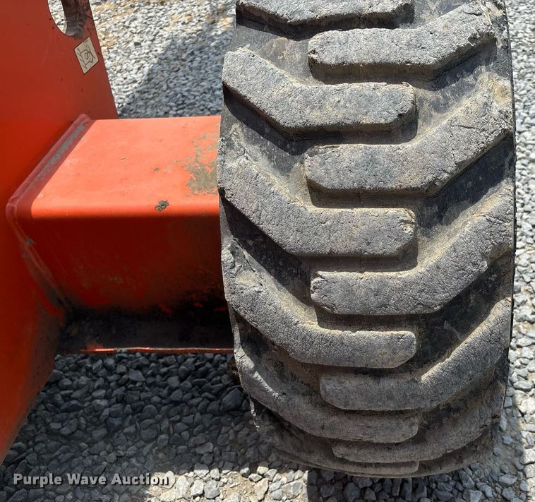 image for item DW7107 2001 JLG 600 SJ boom lift