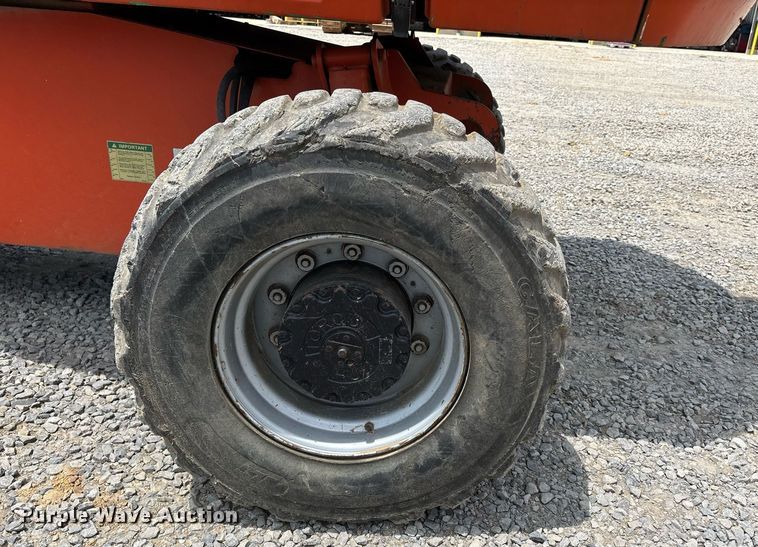 image for item DW7107 2001 JLG 600 SJ boom lift