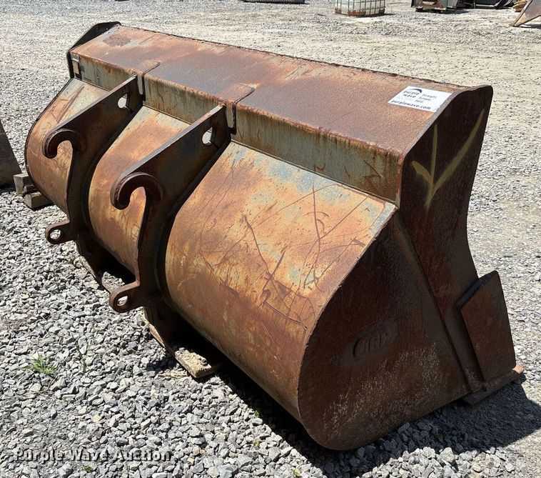 image for item DW7109 JRB 624J wheel loader bucket