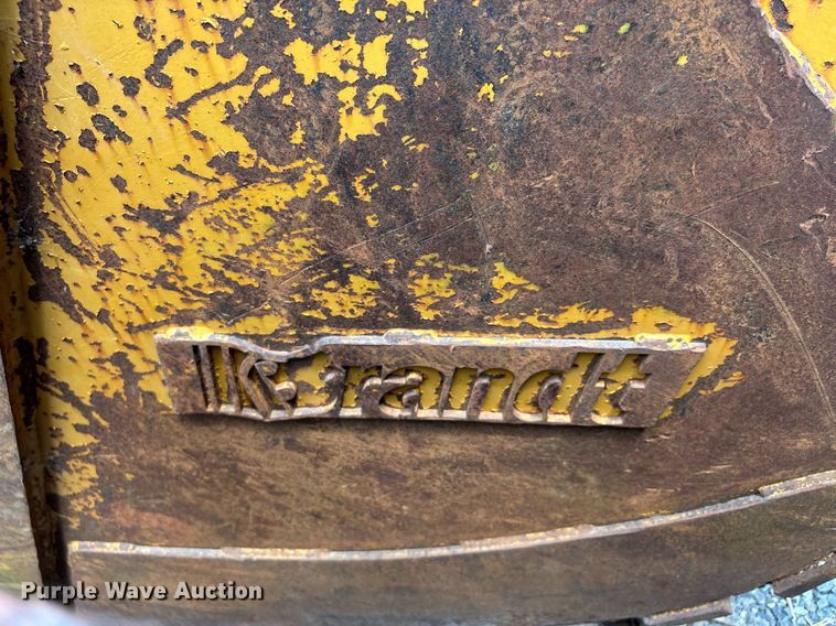 image for item DW7111 Brandt excavator bucket