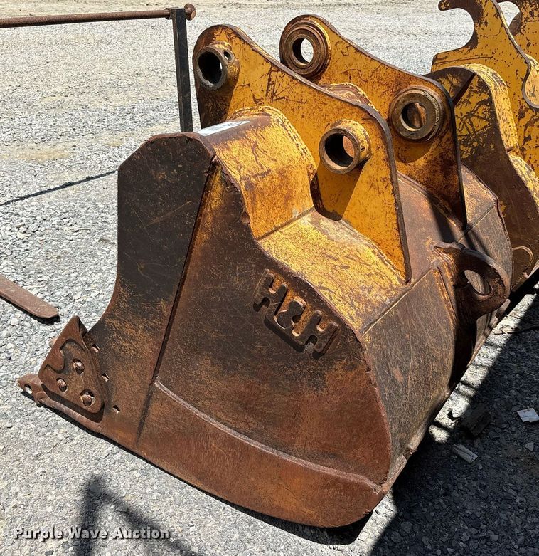 image for item DW7114 John Deere excavator bucket