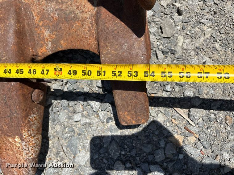 image for item DW7114 John Deere excavator bucket