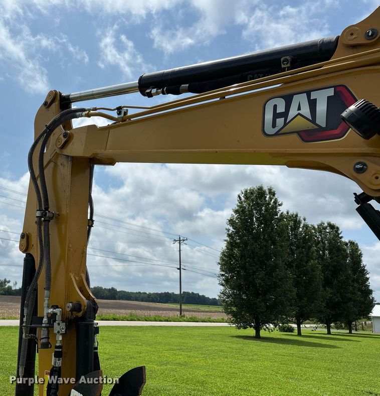 image for item DW7120 2023 Caterpillar 304 mini excavator