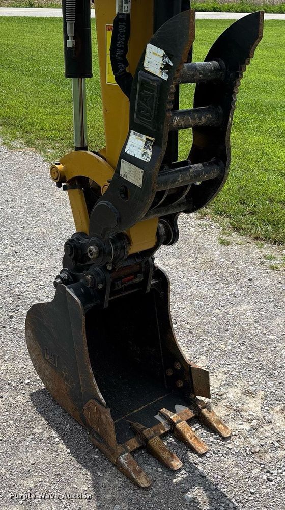 image for item DW7120 2023 Caterpillar 304 mini excavator