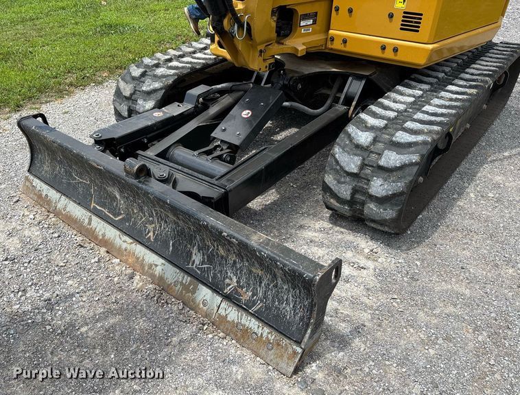 image for item DW7120 2023 Caterpillar 304 mini excavator