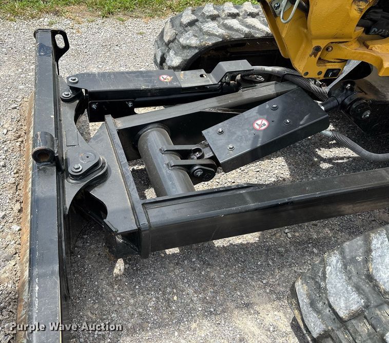 image for item DW7120 2023 Caterpillar 304 mini excavator