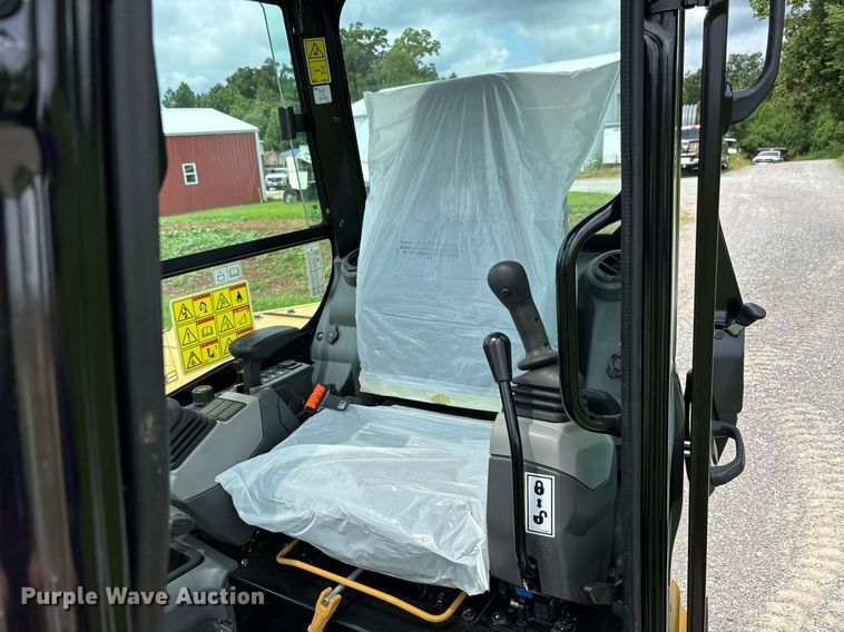 image for item DW7120 2023 Caterpillar 304 mini excavator