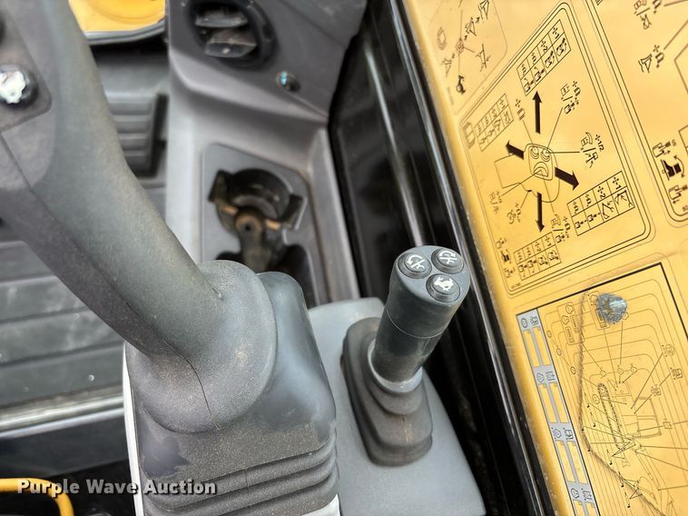 image for item DW7120 2023 Caterpillar 304 mini excavator