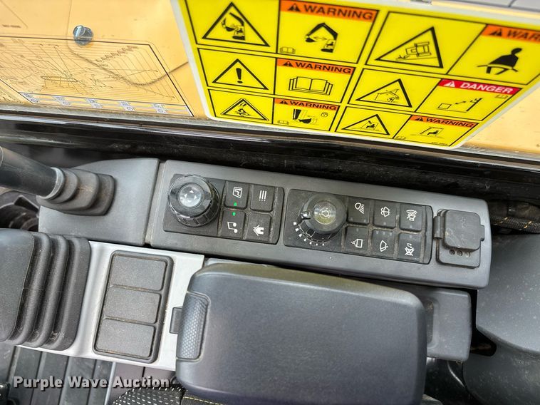 image for item DW7120 2023 Caterpillar 304 mini excavator