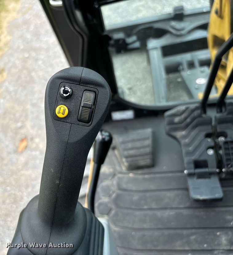 image for item DW7120 2023 Caterpillar 304 mini excavator