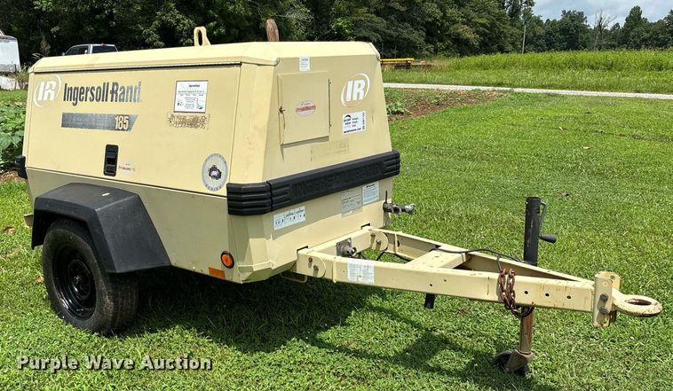 image for item DW7122 2002 Ingersoll Rand P185WIR air compressor