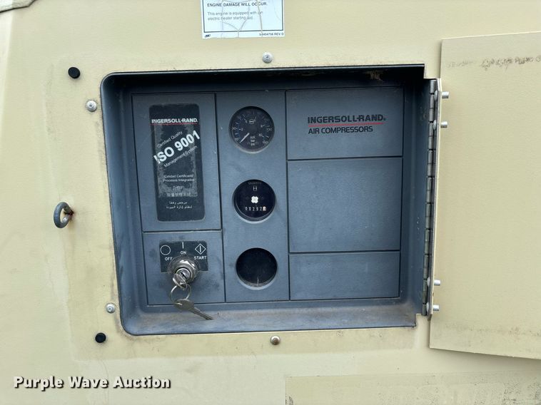image for item DW7122 2002 Ingersoll Rand P185WIR air compressor