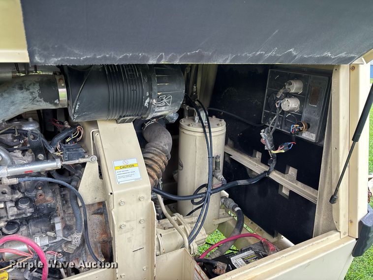 image for item DW7122 2002 Ingersoll Rand P185WIR air compressor