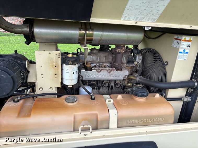 image for item DW7122 2002 Ingersoll Rand P185WIR air compressor