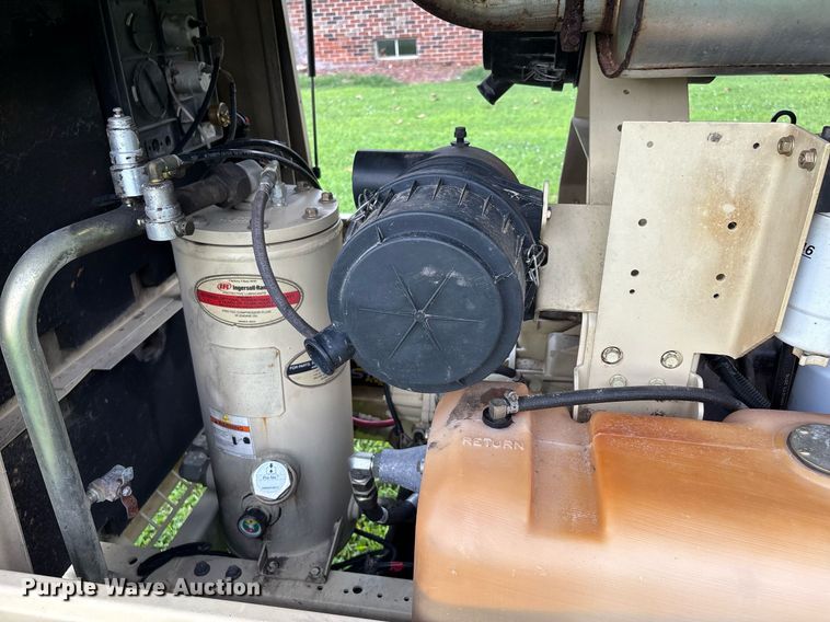 image for item DW7122 2002 Ingersoll Rand P185WIR air compressor